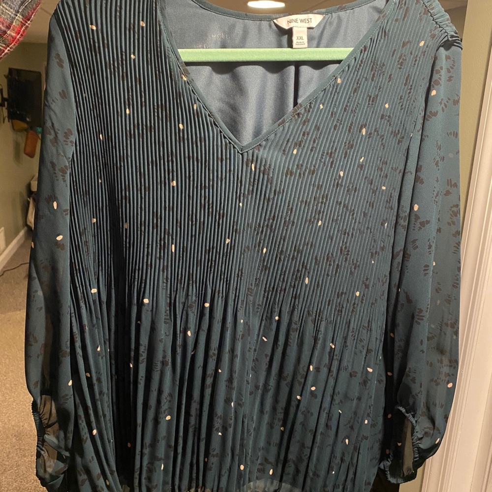 3/4 length shirt